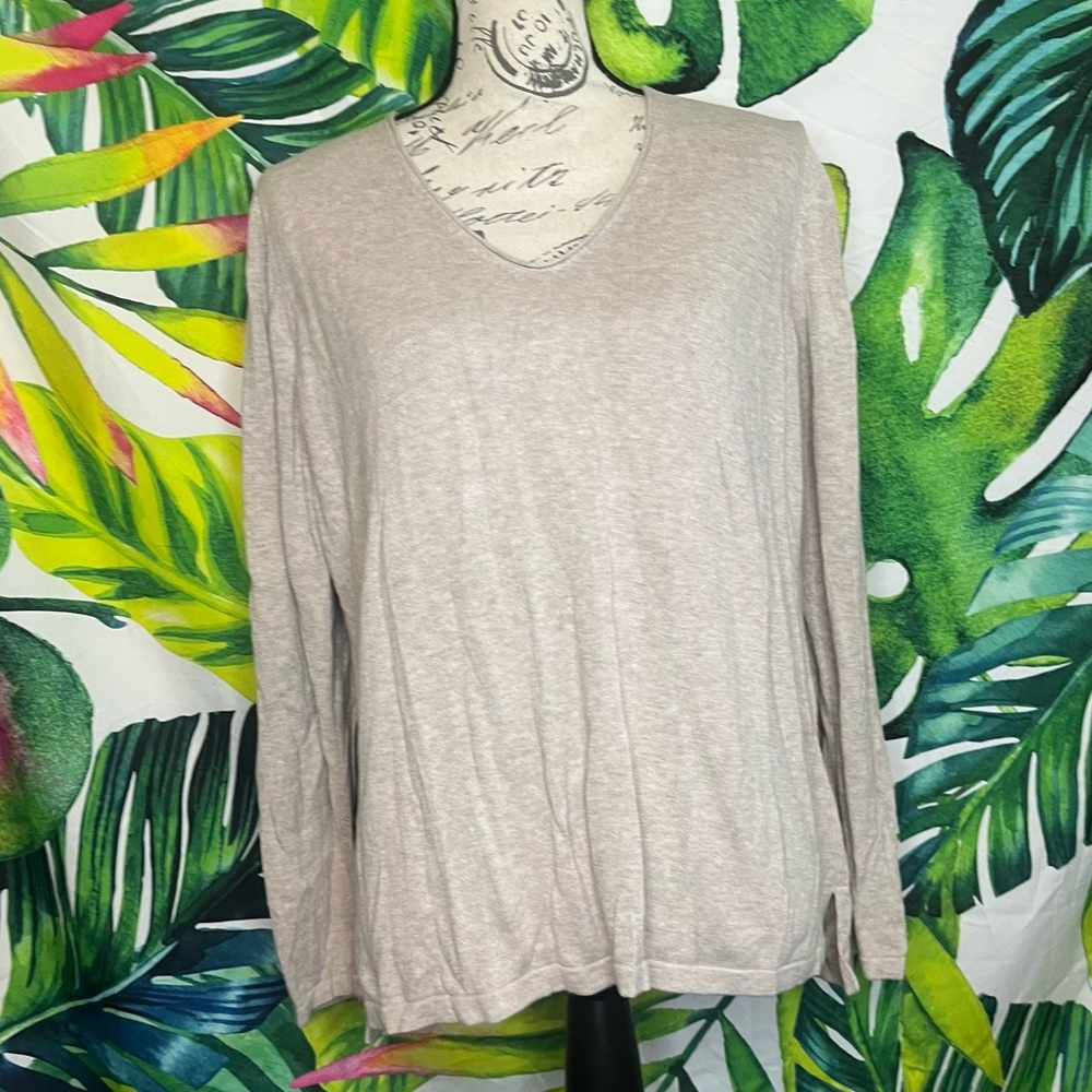 Old Navy XL Sand Beige Lightweight Thin Neutral Preppy Office Teacher Sweater